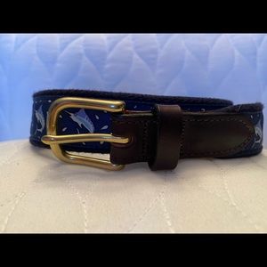 Vineyard Vines Sailfish Kids Belt, Size 26.  Excellent condition.